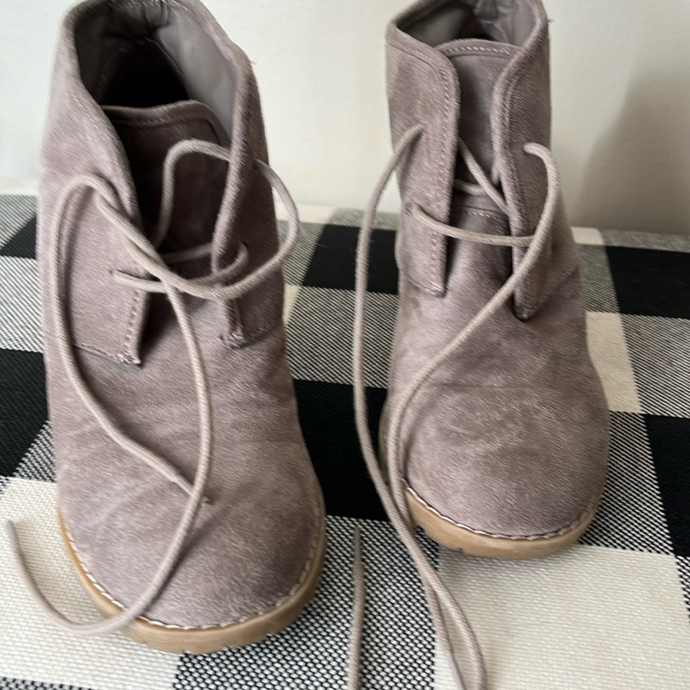 Like new- Bass booties